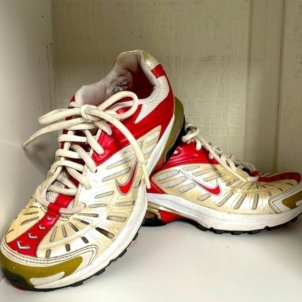 NIKE Red & White Air Max running shoes size 5‎